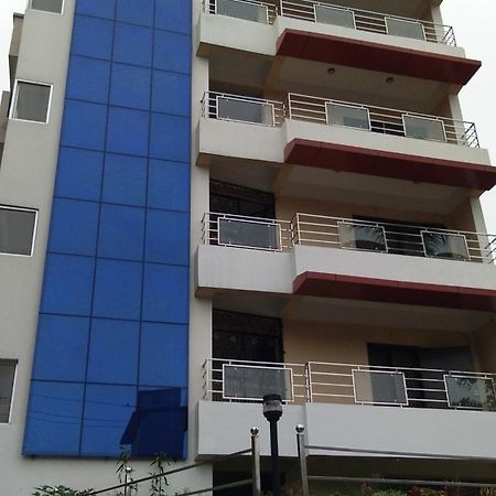 Hotel Park Riviera 구와하티 외부 사진