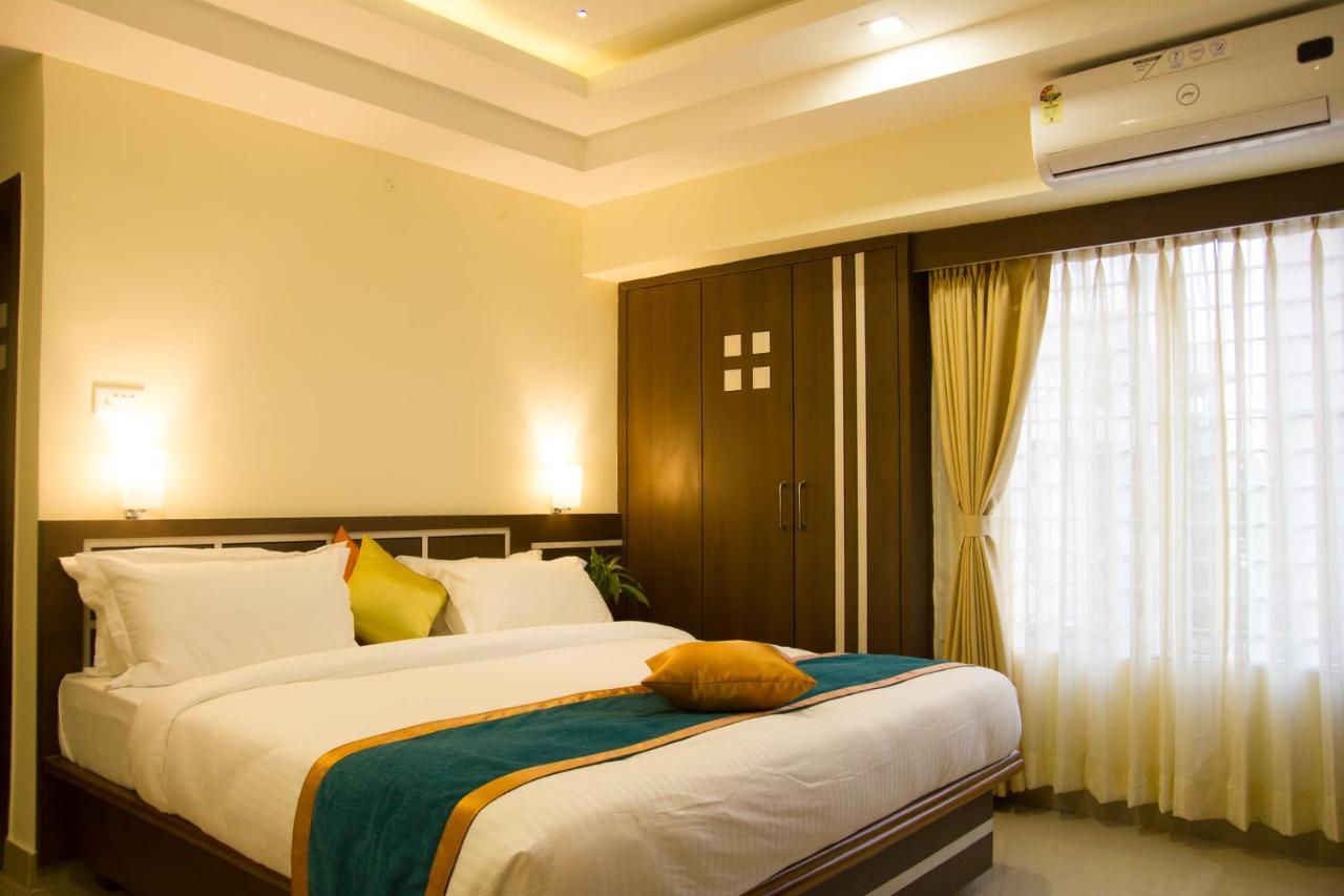 Hotel Park Riviera 구와하티 외부 사진